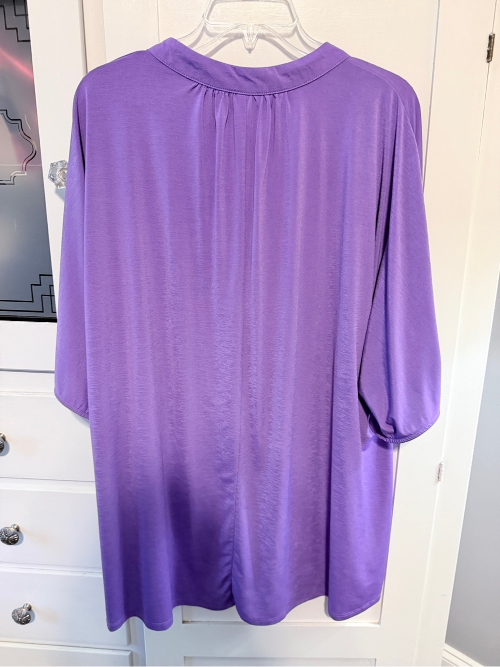 Dear Scarlett Women's Relaxed V-Neck Purple Tunic Blouse - Picture 4 of 7